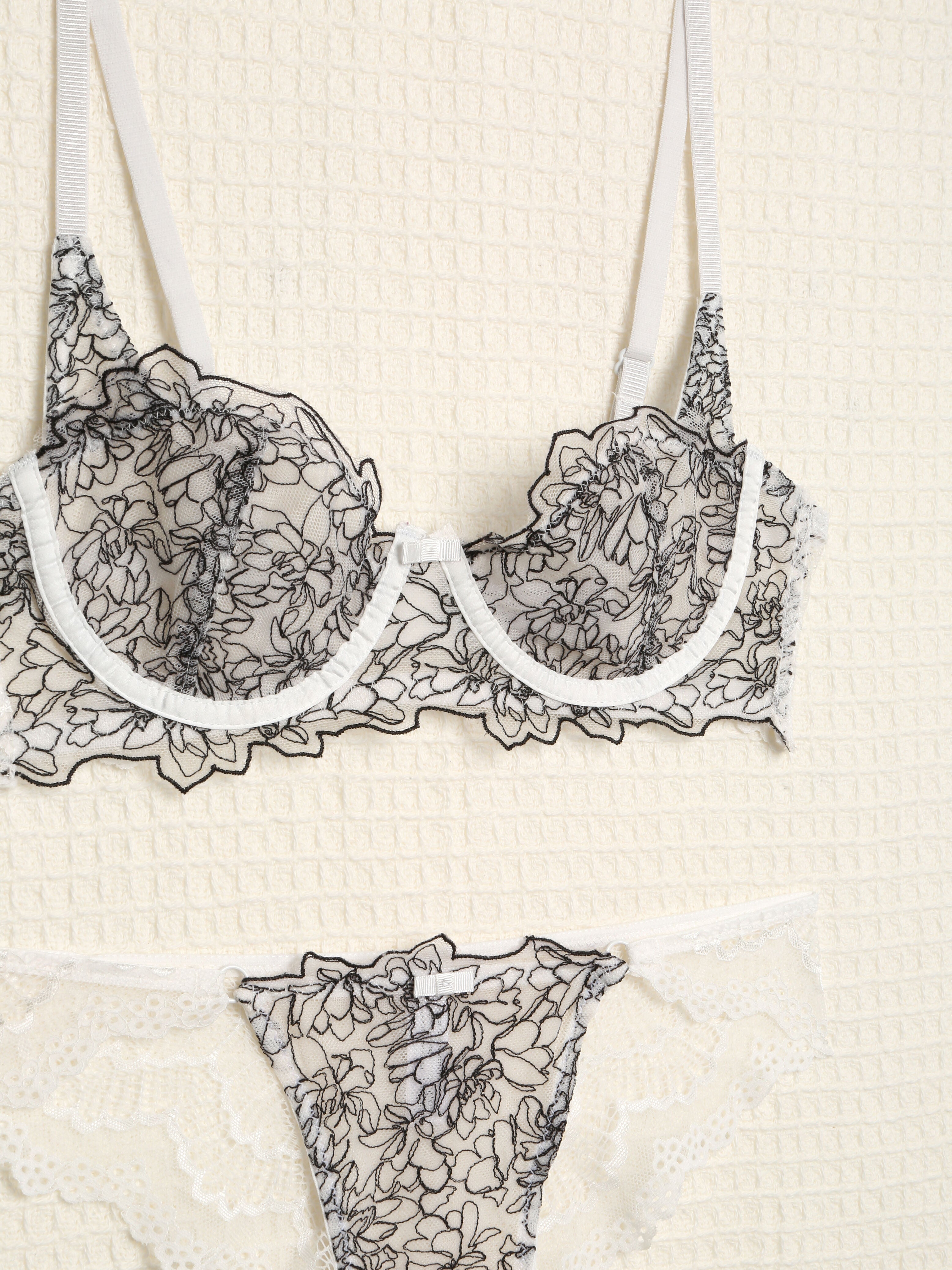 Ensemble en dentelle contrastant - Blanc - 3