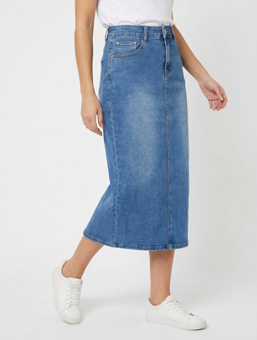 Falda vaquera con abertura en la parte trasera. - Azul