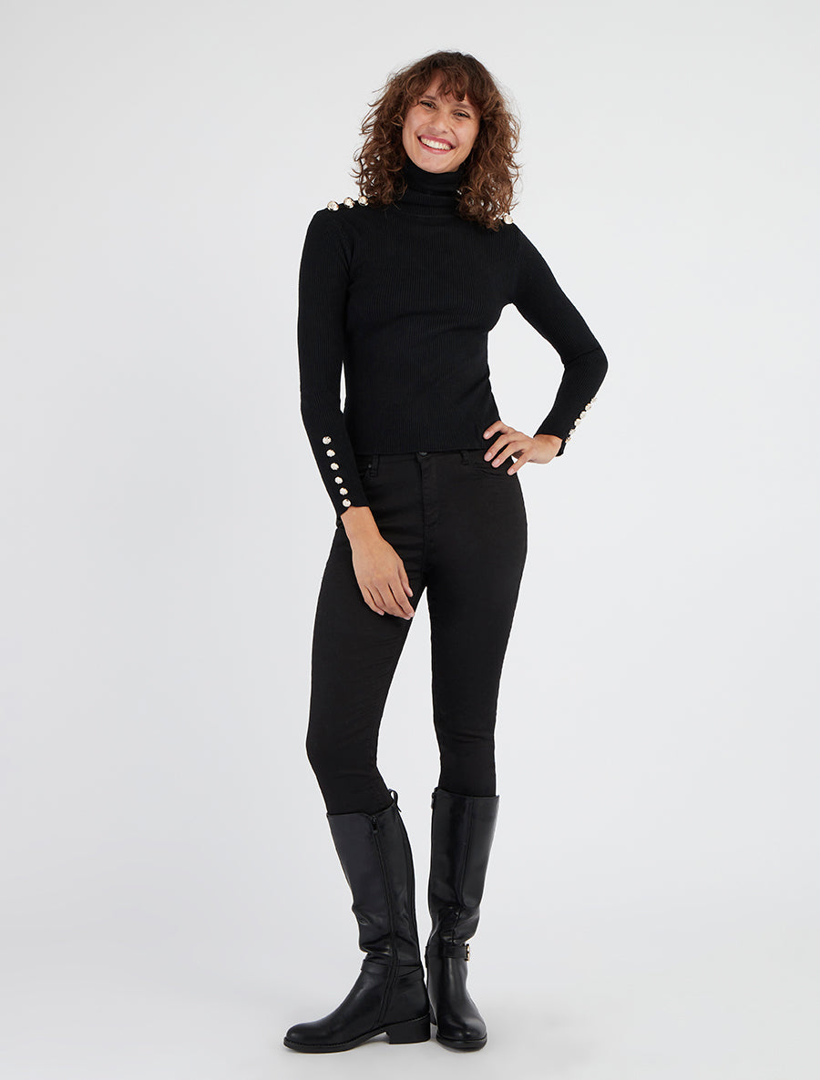Jersey acanalado de cuello alto con botones. - Negro
