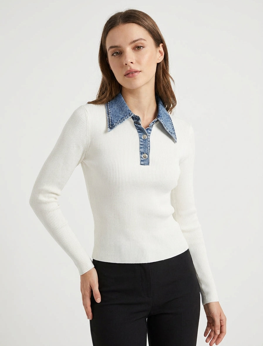 Suéter fino de punto con cuello abotonado en denim - Crudo