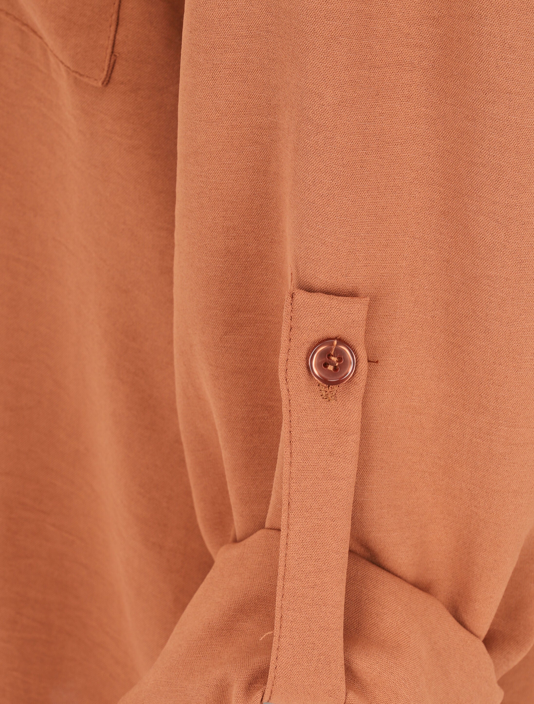 Chemise oversize avec chaîne à maillons dorés au dos - Camel - 3