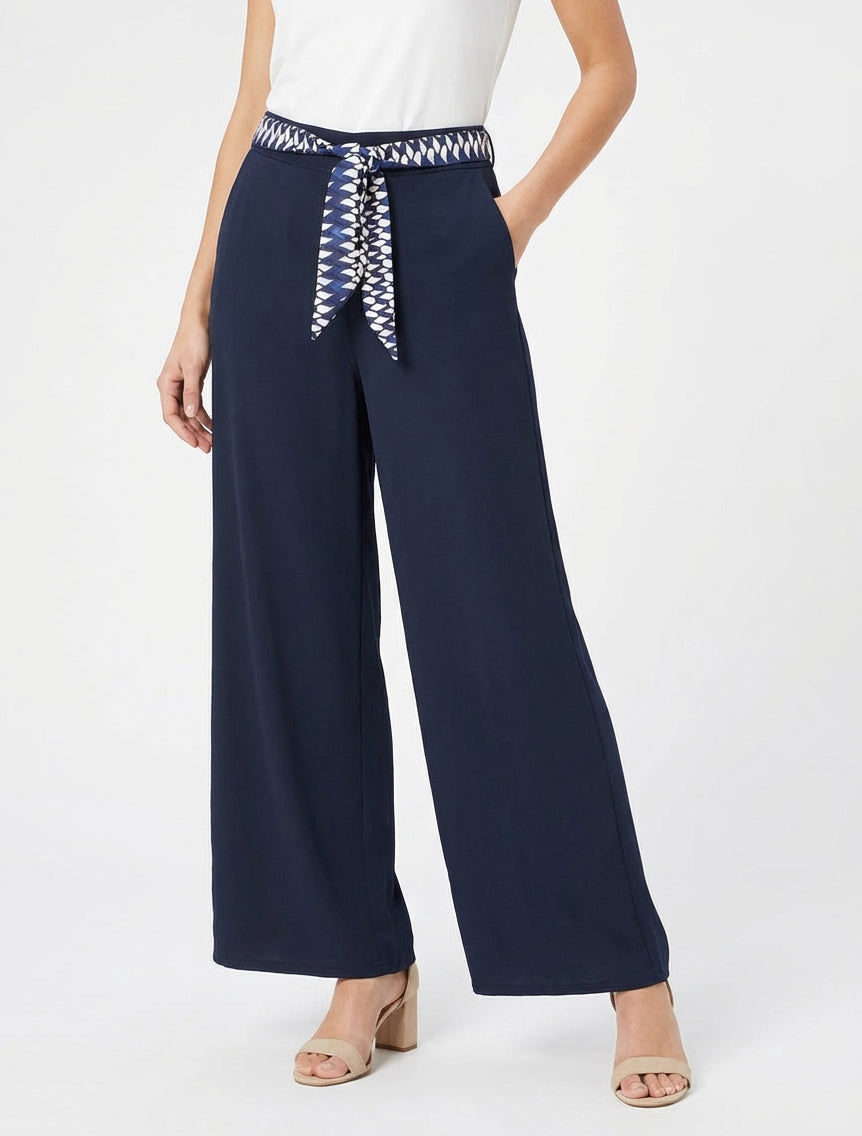 Pantalón amplio liso y ceñido. - Marine