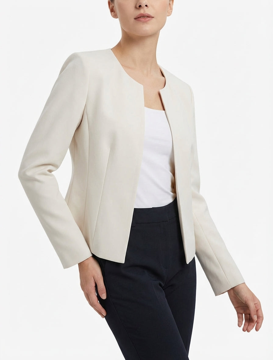 Chaqueta recta con cuello redondo y hombreras. - Beige claro
