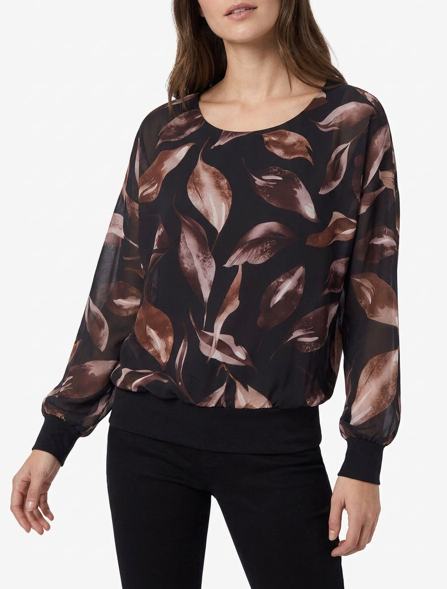 Top con estampado de hojas y mangas murciélago. - Negro