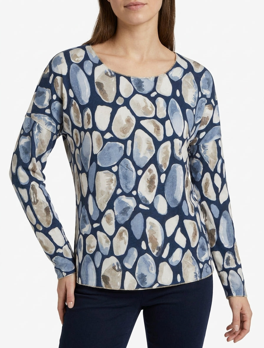 Suéter fino con cuello redondo y estampado de guijarros. - Marine