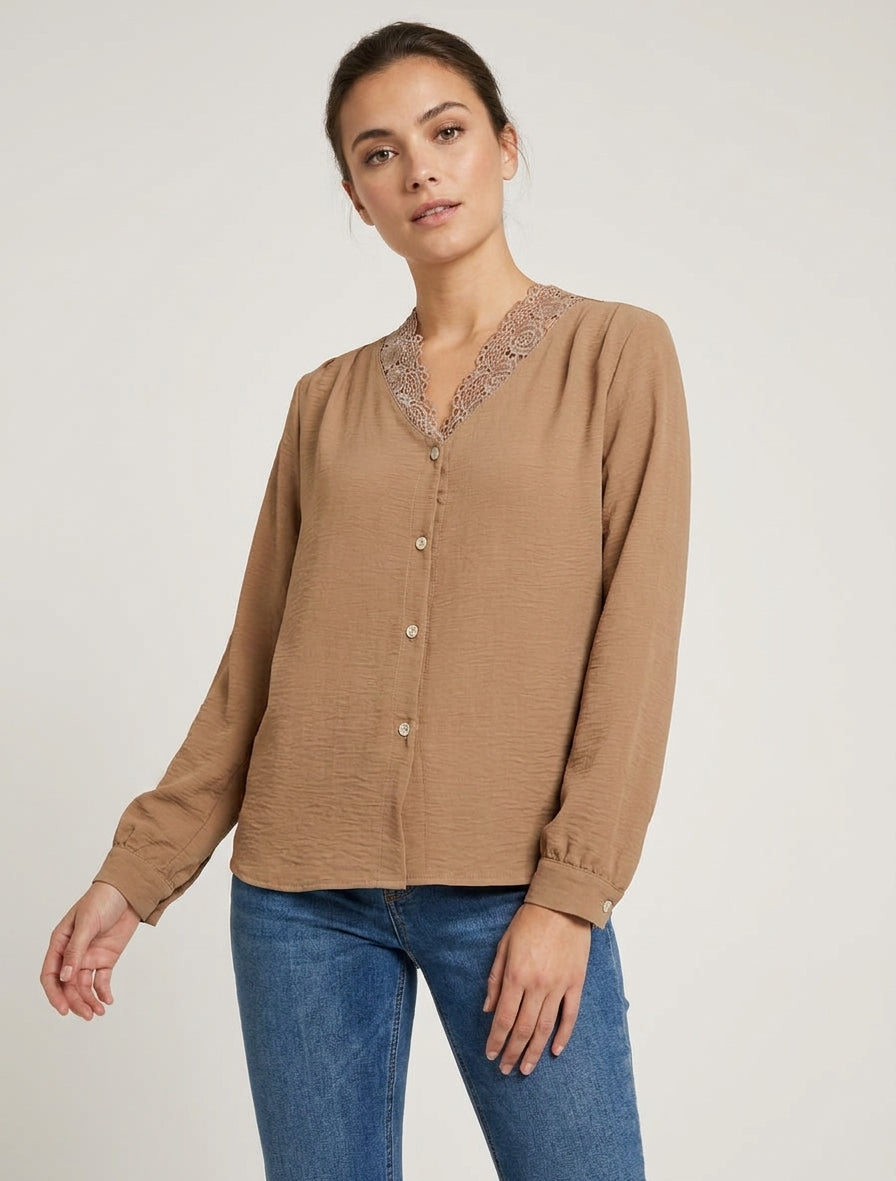 Blusa recta con cuello en V de encaje - Camello