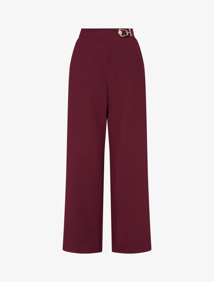 Pantalón ancho de talle alto con adorno de fantasía. - Color vino