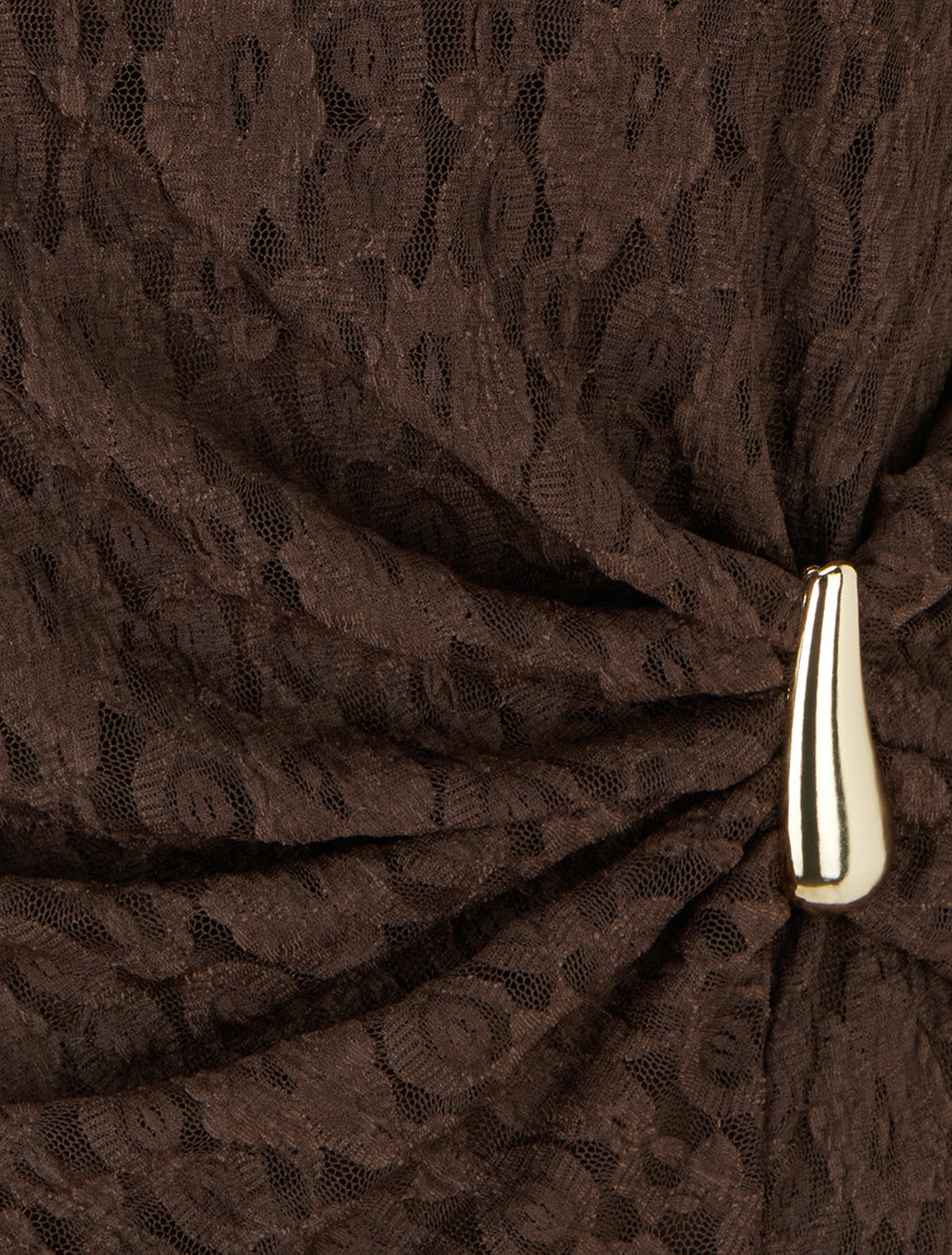 Top en dentelle à effet drapé et bijou métal - Marron - 3