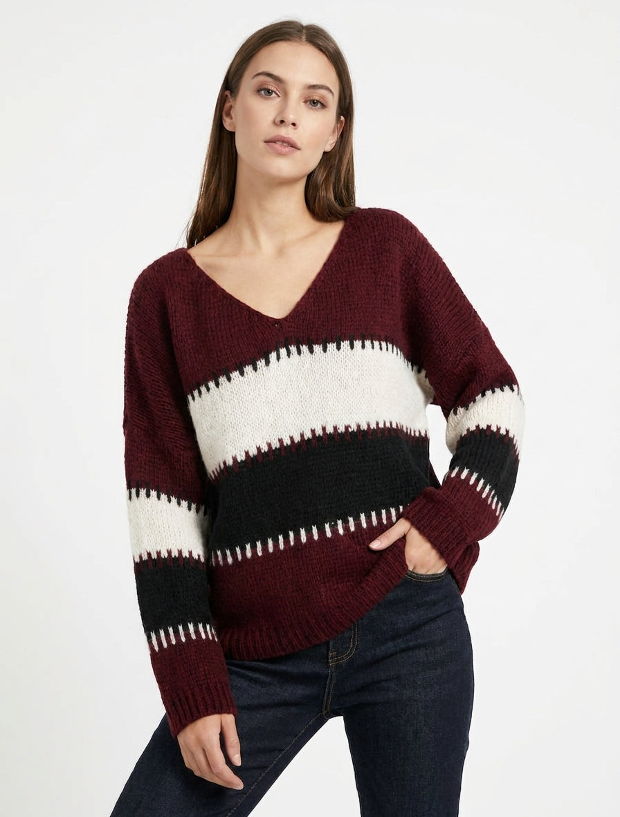 Jersey holgado con cuello en V y rayas estilizadas - Color vino