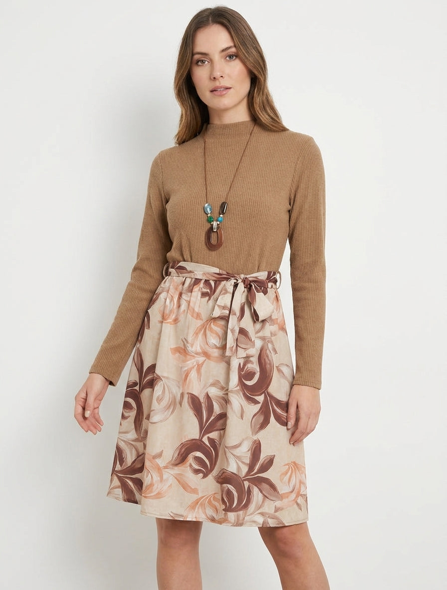 Vestido bicolor con estampado de follaje estilizado - Camello