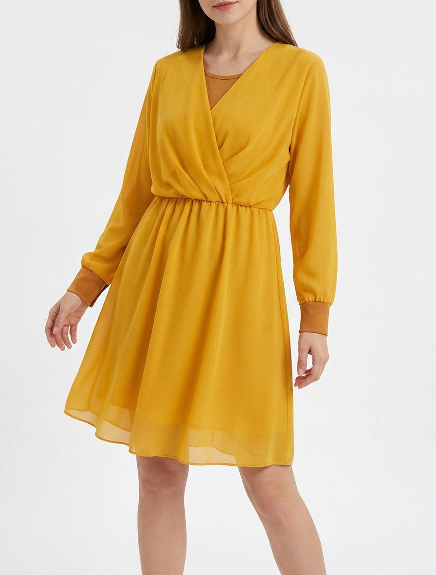 Vestido evasé de gasa con cuello cruzado - Mostaza
