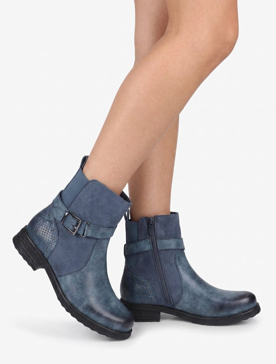 Botines con correa decorativa y pieza de pitón. - Azul