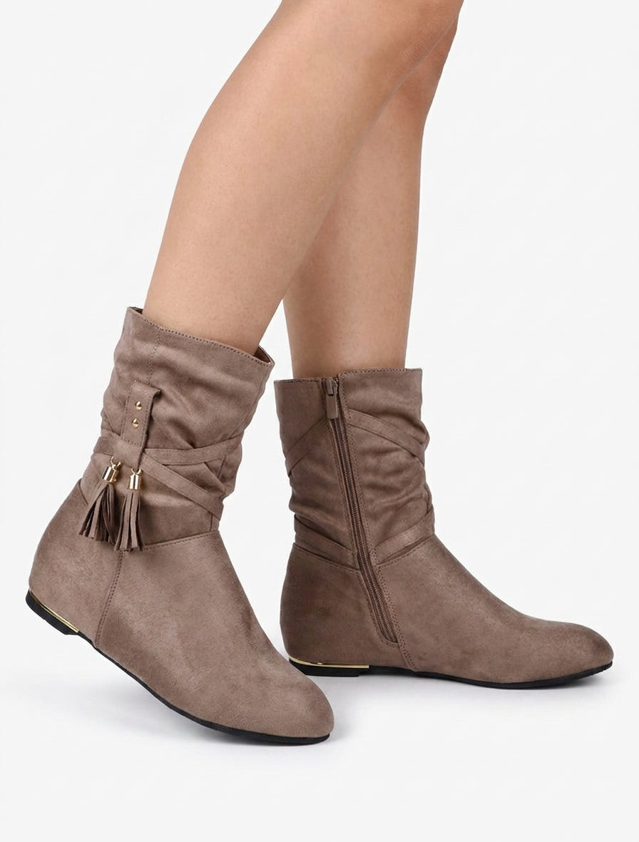 Botines altas de ante con pompones - Topo