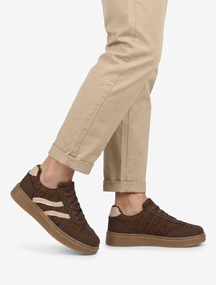 Zapatillas de crochet con bandas contrastantes - Marrón