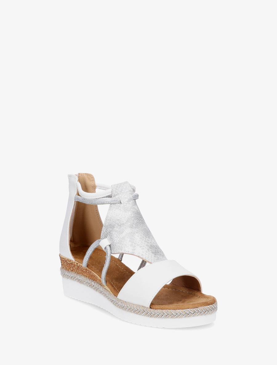 Sandalias de cuña con tira de estampado de pitón nacarado. - Blanco