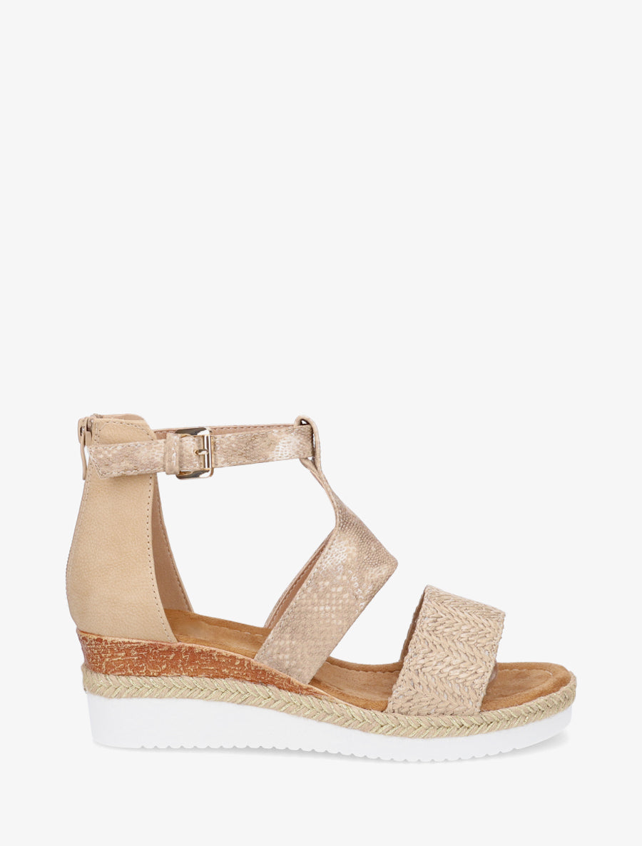 Sandalias con cuña texturizadas con detalle de pitón. - Topo