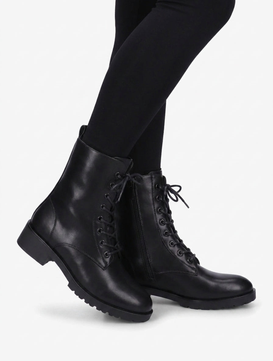 Botines altas con cordones - Negro