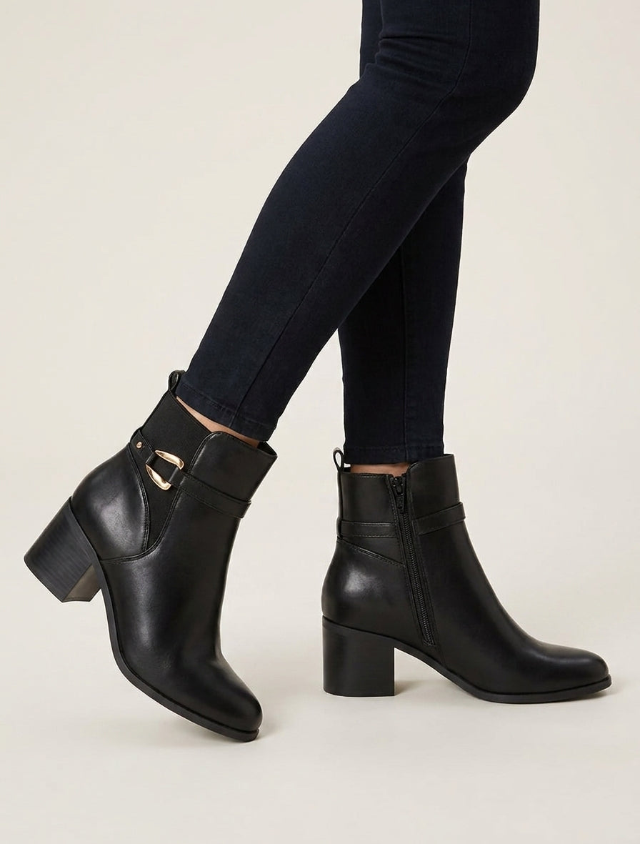 Botines de imitación con tobillo elástico. - Negro