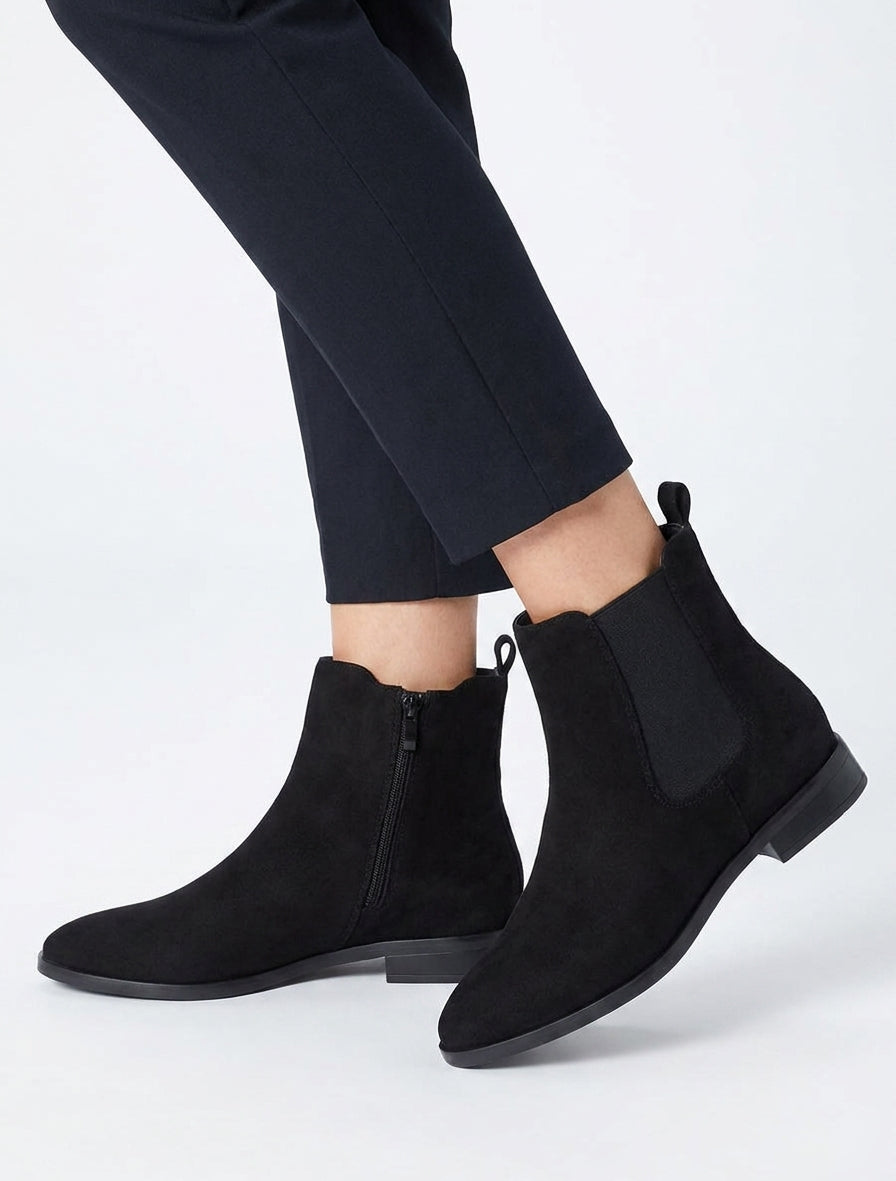 Botines de ante con punta afilada - Negro