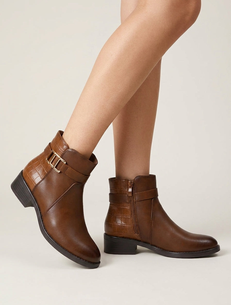 Botines con contrafuerte efecto cocodrilo y hebilla decorativa - Camello