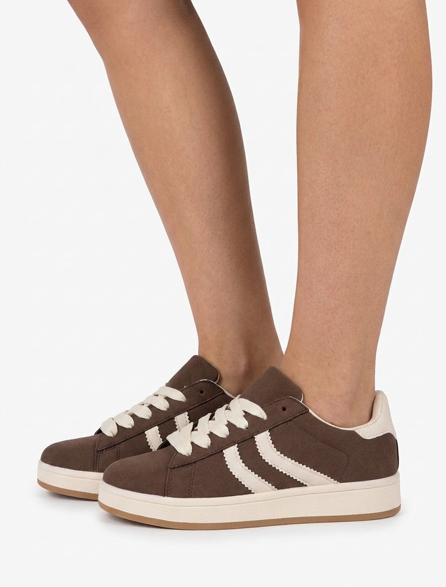 Zapatillas efecto nobuk con bandas dentadas - Marrón
