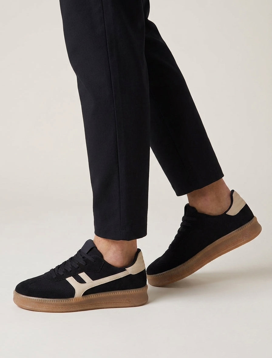 Zapatillas efecto nobuk con pieza gráfica - Negro