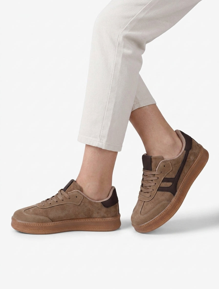 Zapatillas efecto nobuk con pieza gráfica - Topo