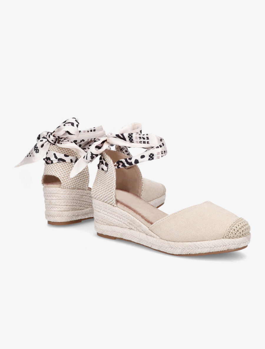 Sandales en suédine à tour de cheville en foulard - Beige - 4