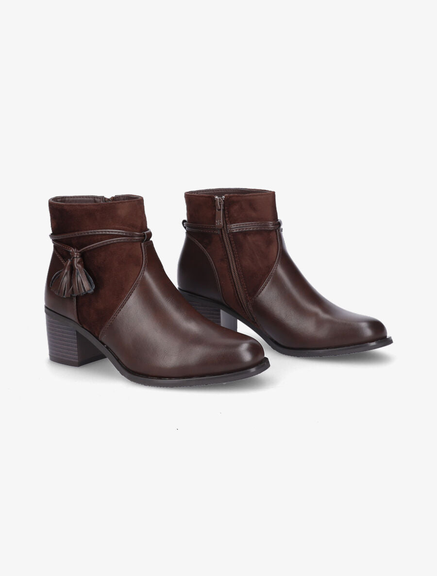 Bottines en simili et pompons décoratifs - Marron - 4