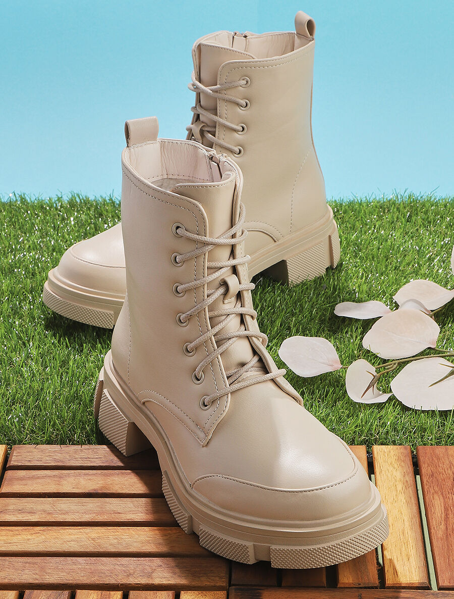 Boots montantes à semelle stylisée - Beige - 5