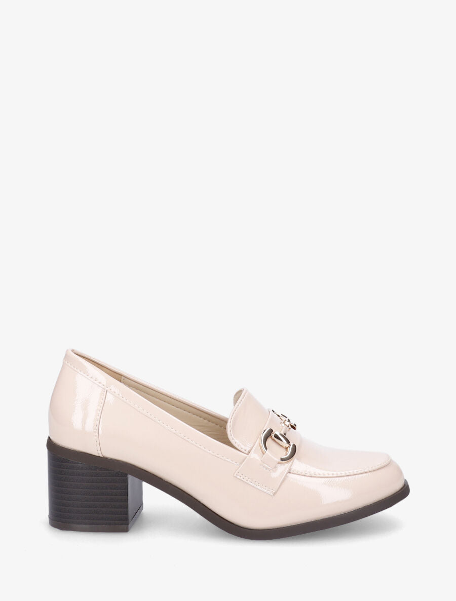 Mocassins vernis à talon - Beige - 5
