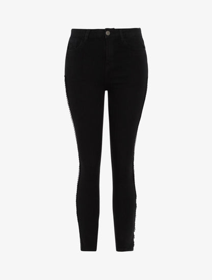 Jean 7/8 con bordados calados - negro