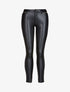 Pantalon slim en simili à plis sur les côtés - noir - 1