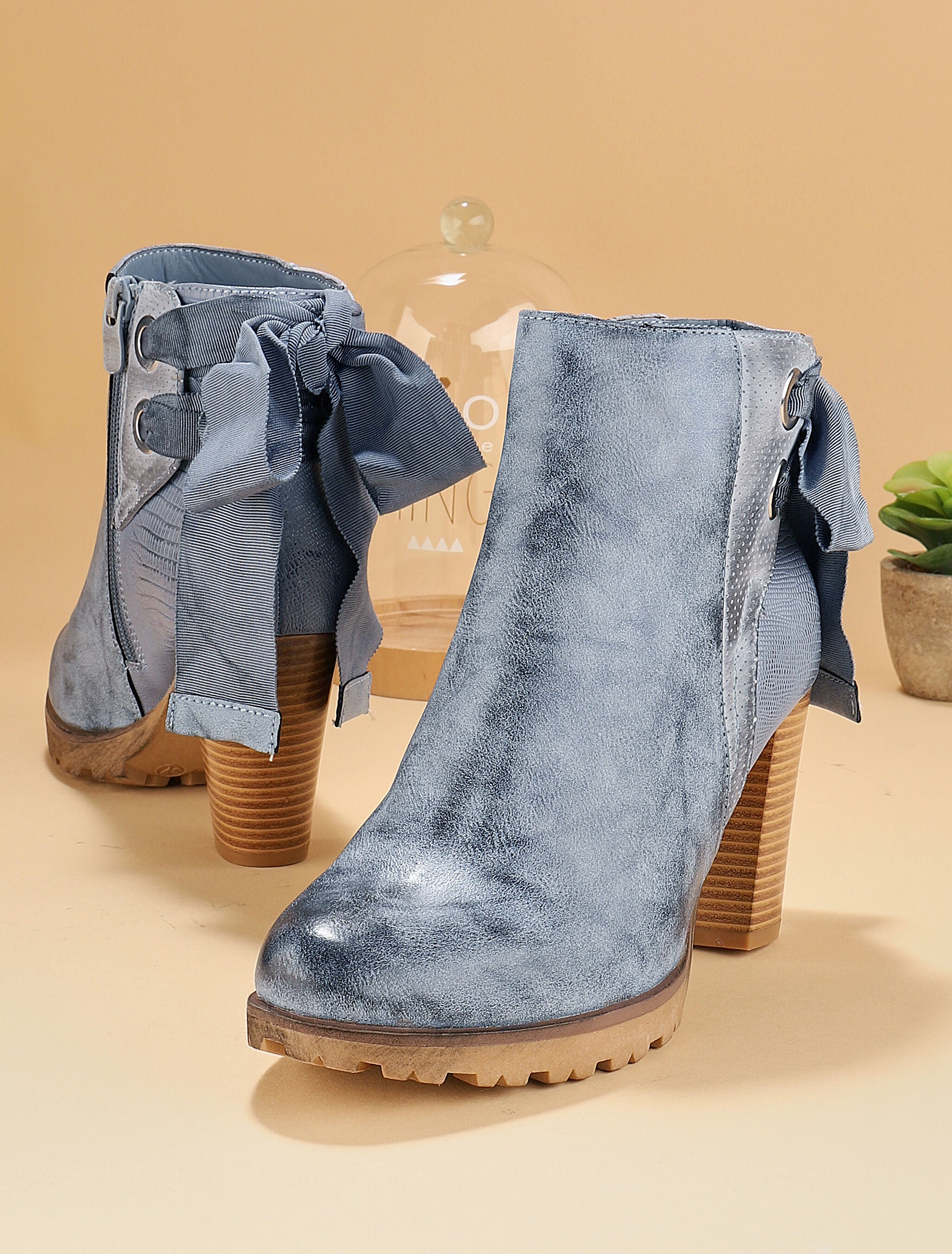 Bottines à effet vieilli et noeuds - bleu charrette - 1