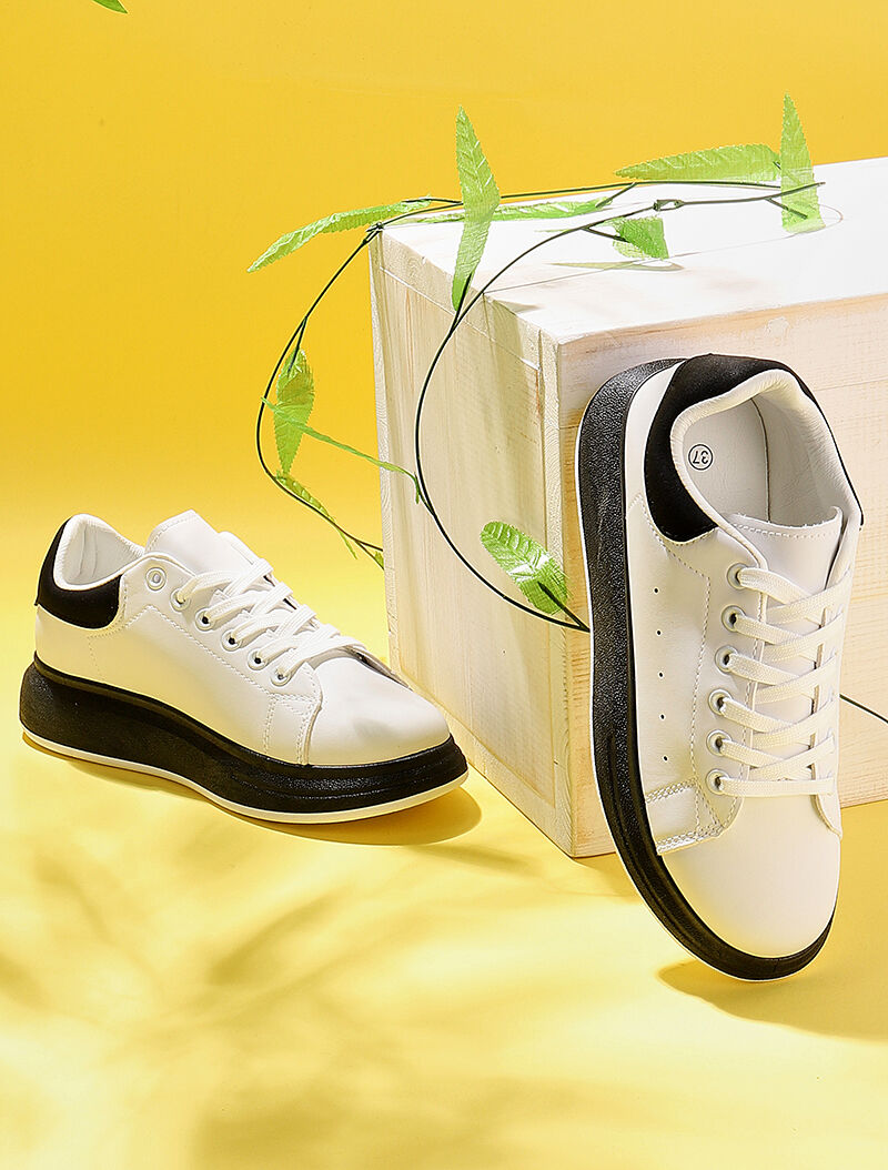 Sneakers à détails contrastants - blanc/noir - 5