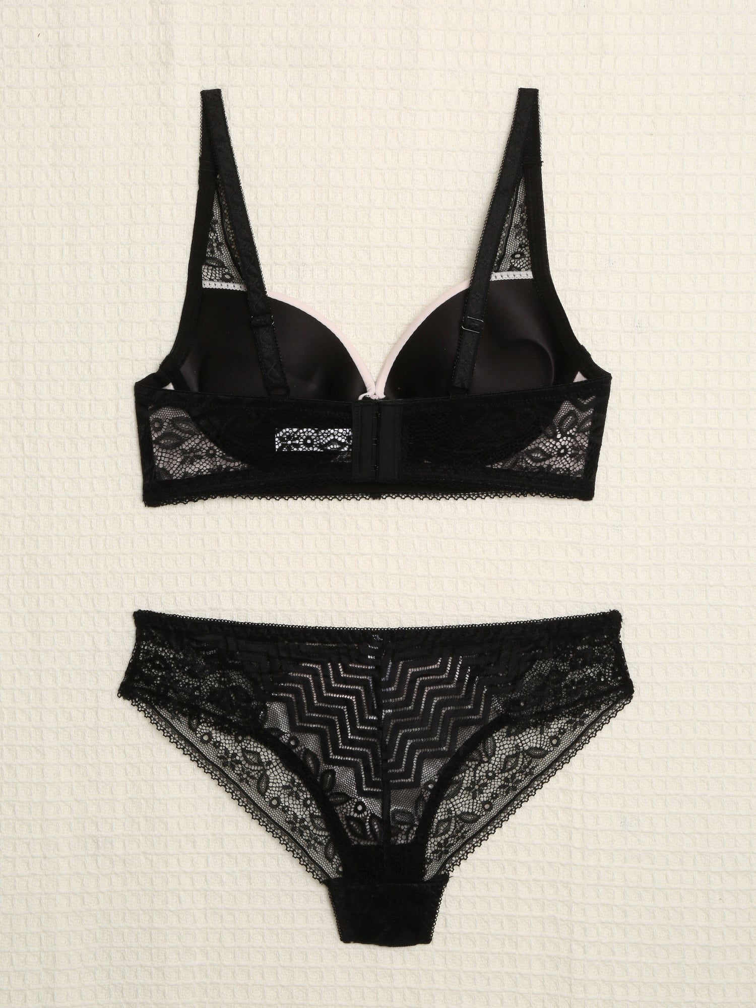 Ensemble en dentelle et zig-zag - Noir/rose - 2