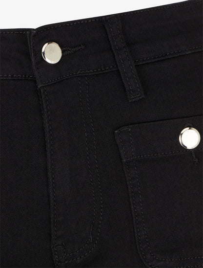 Jean ample push-up à poches plaquées boutonnées - Noir - 3