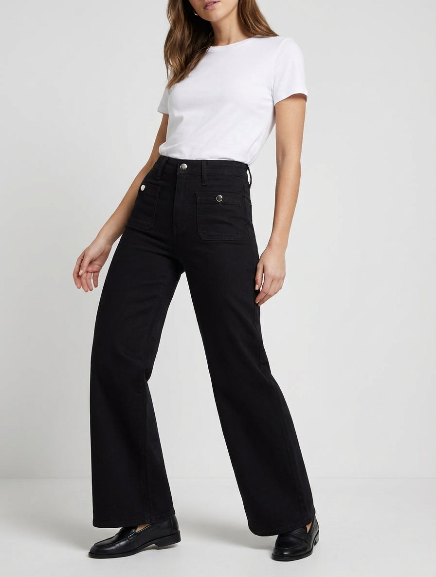 Jean amplio push-up con bolsillos de parche abotonados. - Negro