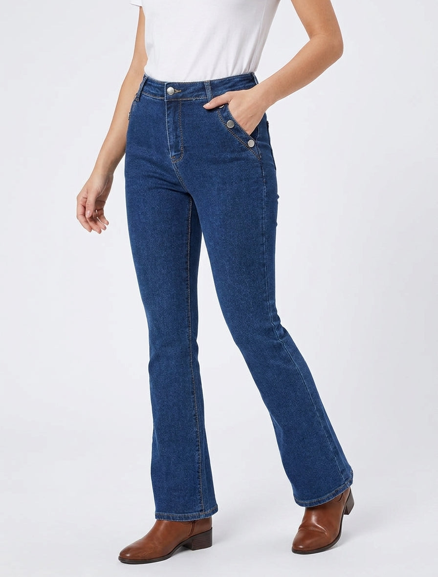 Jean acampanado con bolsillos abotonados - Azul denim