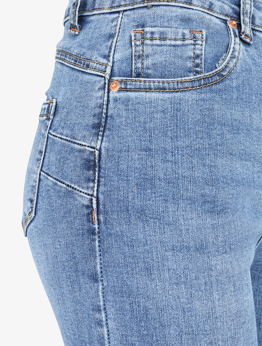 Jean push up coupe flare à bords effilochés - Bleu denim - 3