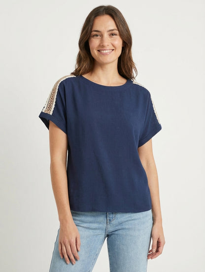 Top de mangas cortas con bordados calados - Marine