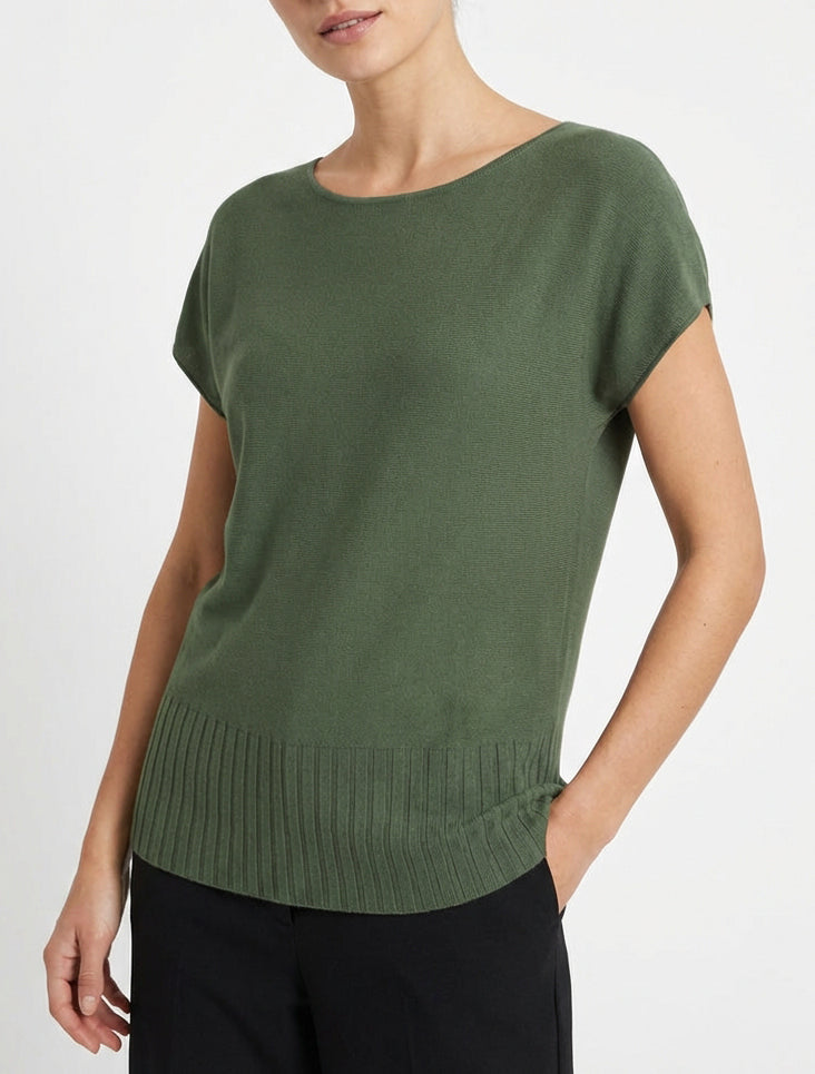 Jersey fino liso con cuello redondo. - Caqui
