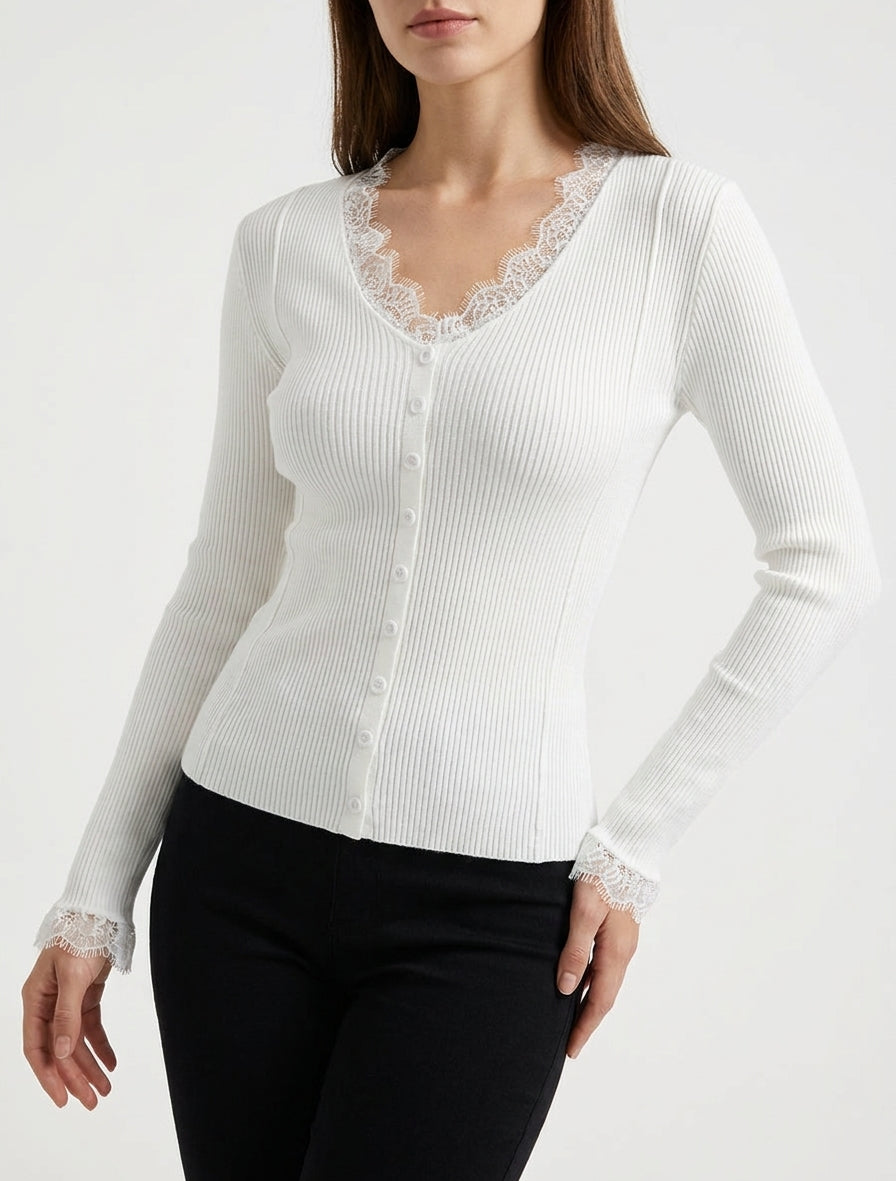 Jersey ajustado con cuello en V de encaje y botones - Crudo