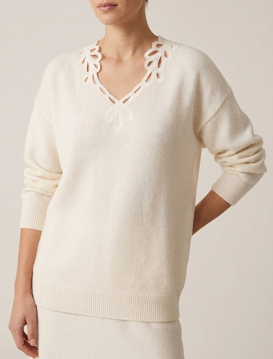 Jersey liso con cuello en V calado - Crudo