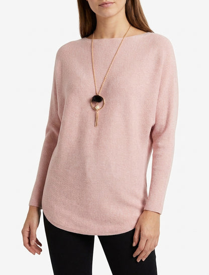 Suéter recto con mangas murciélago y cuello alto. - Rosa
