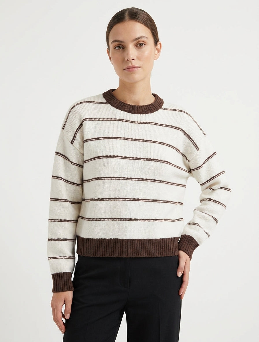 Jersey recto a rayas con cuello y bordes acanalados. - Crudo