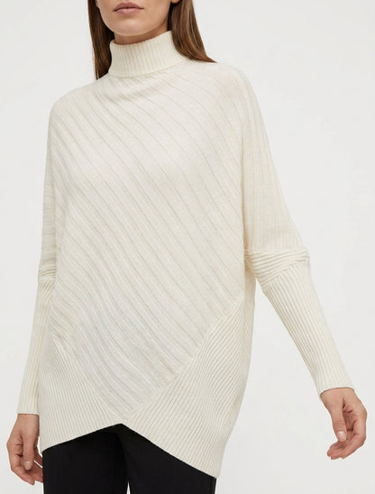 Jersey oversize asimétrico con cuello alto - Crema