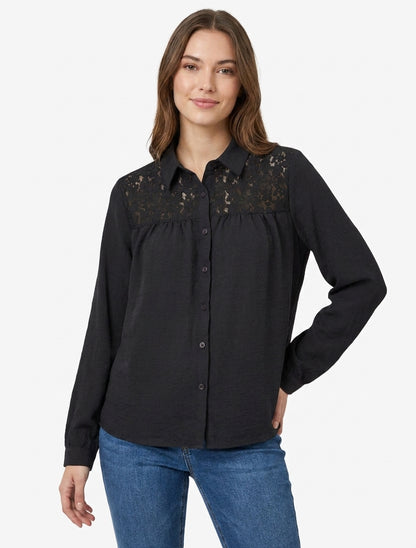 Blusa fluida con encaje. - Negro