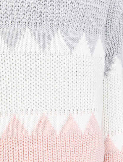 Pull à motifs géométriques et dos en V ajouré - Gris clair - 3