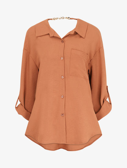 Chemise oversize avec chaîne à maillons dorés au dos - Camel - 1